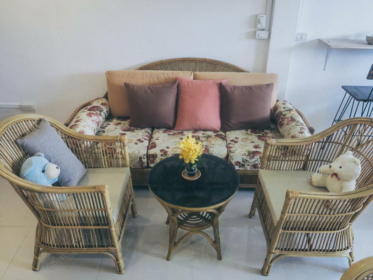 Albergue One Of Us House Bangkok Exterior foto